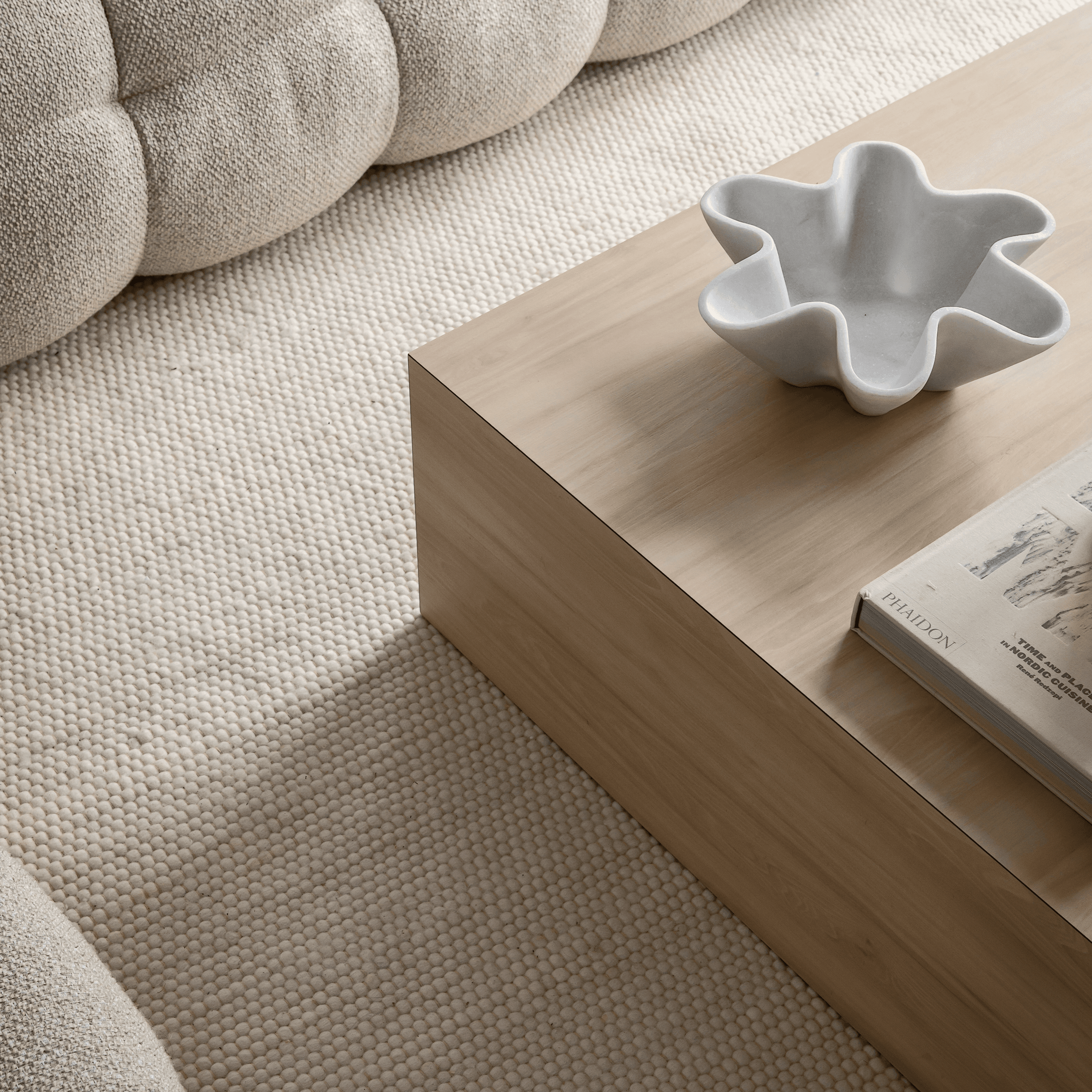 Milos Ullmatta White 200x300