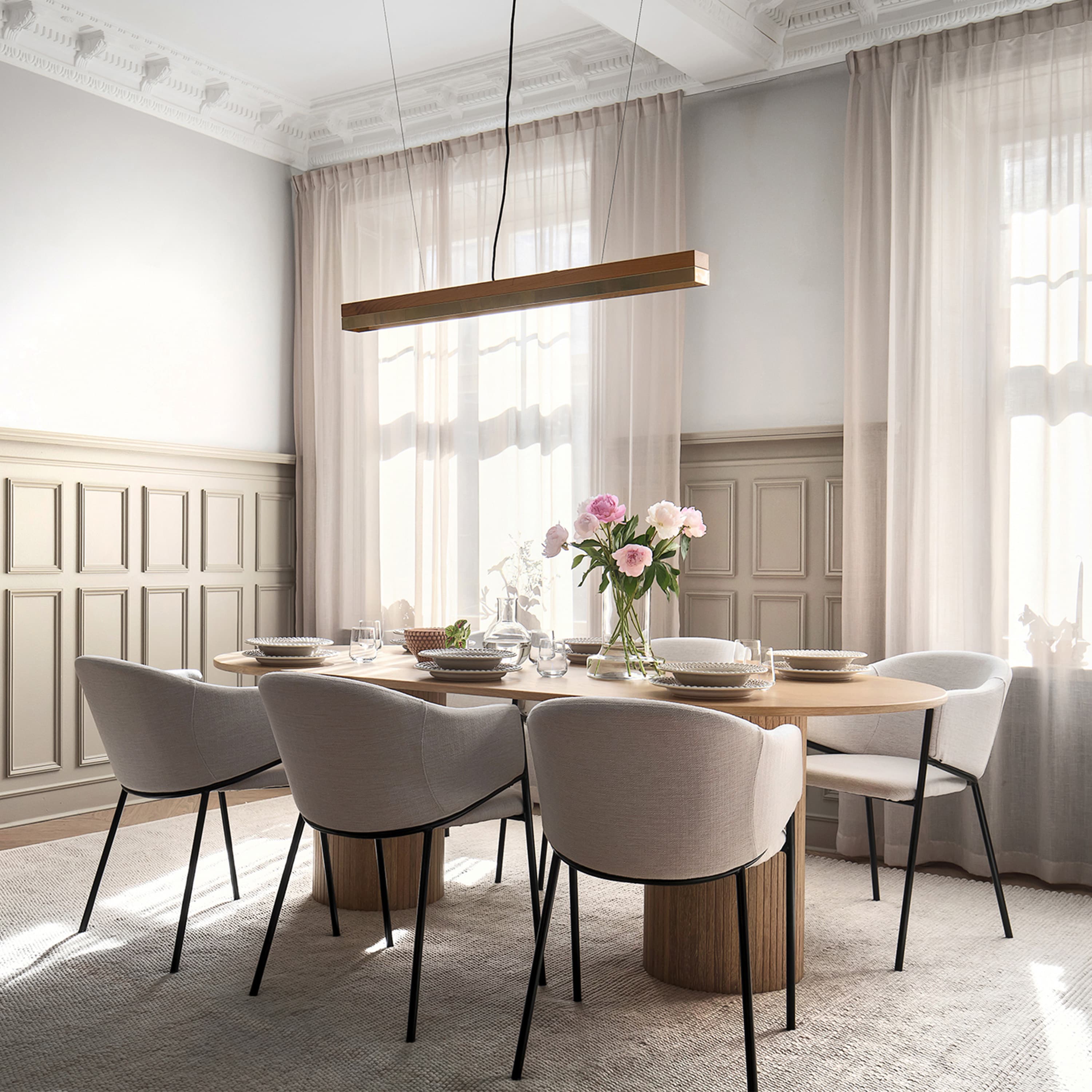 Adele Matbord Vitpigmenterad Ek 220cm