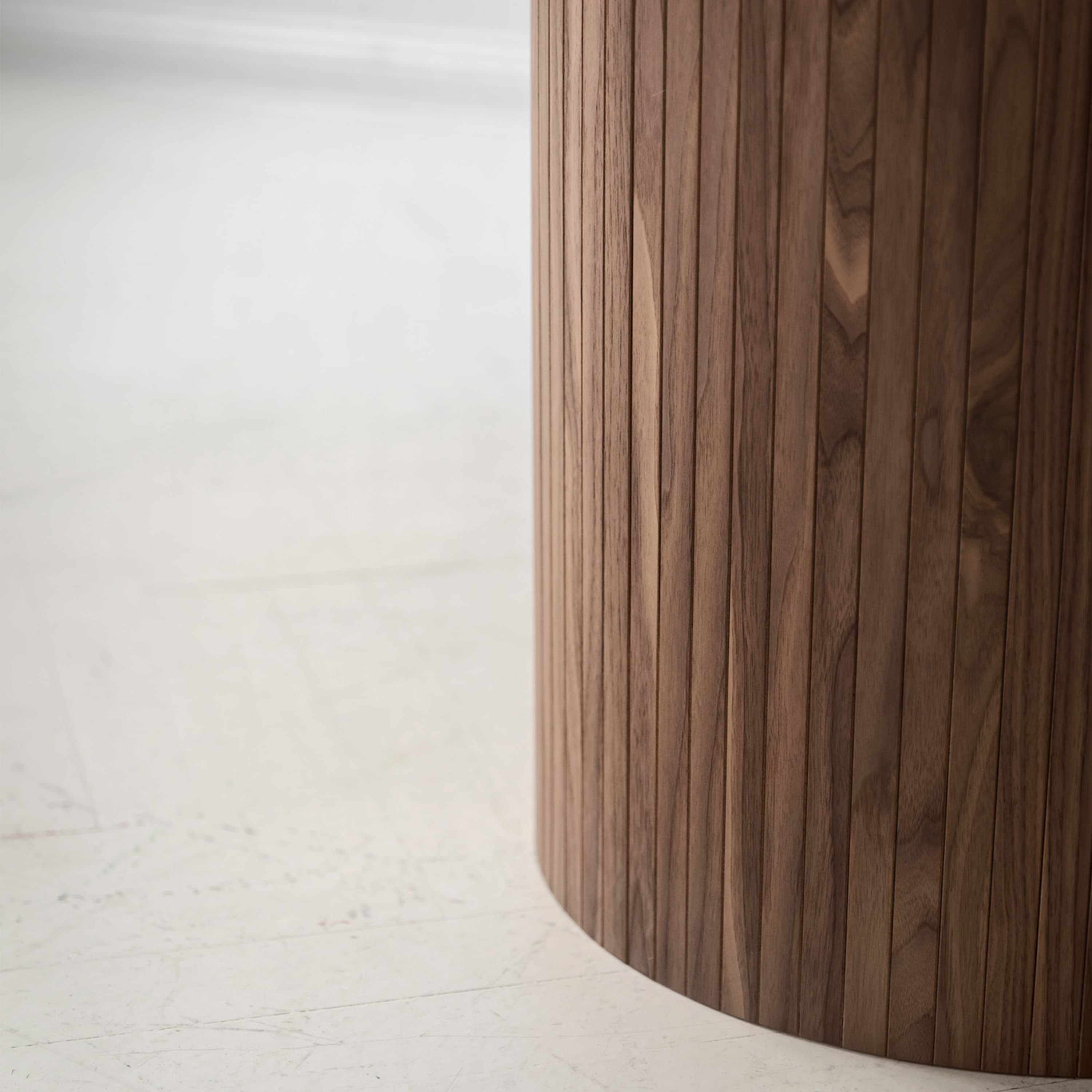 Adele Matbord Valnöt Ø130