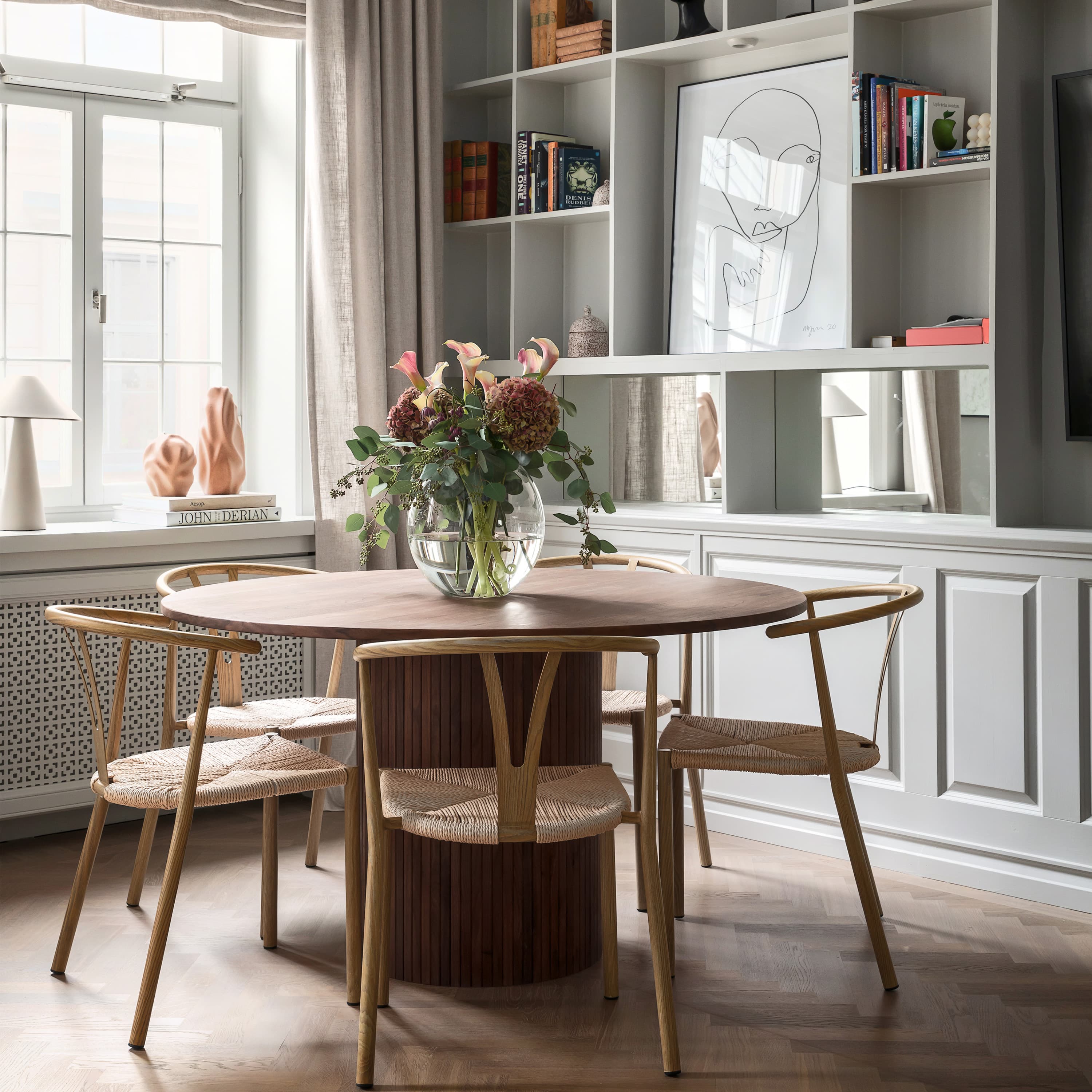 Adele Matbord Valnöt Ø130