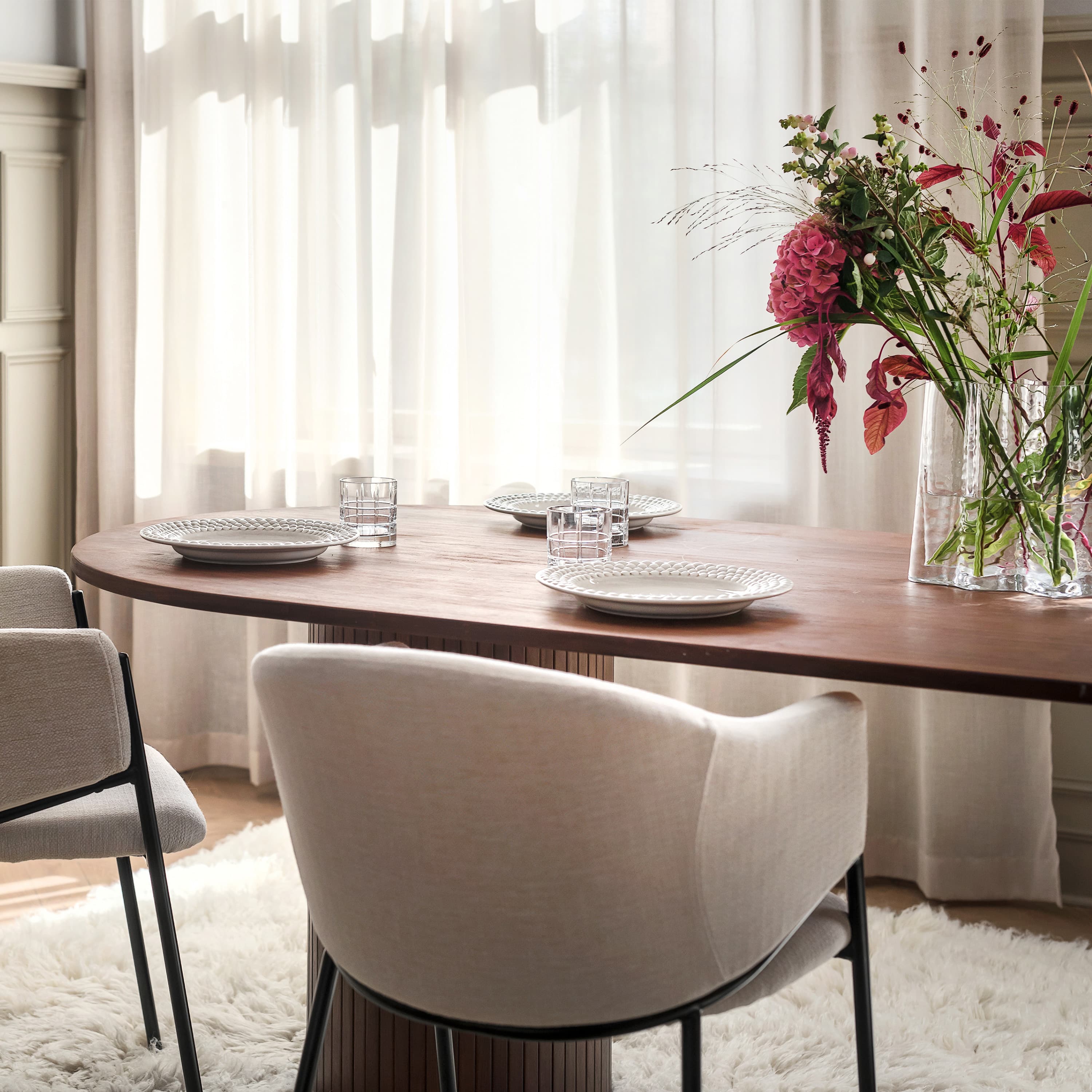 Adele Matbord Valnöt 220cm