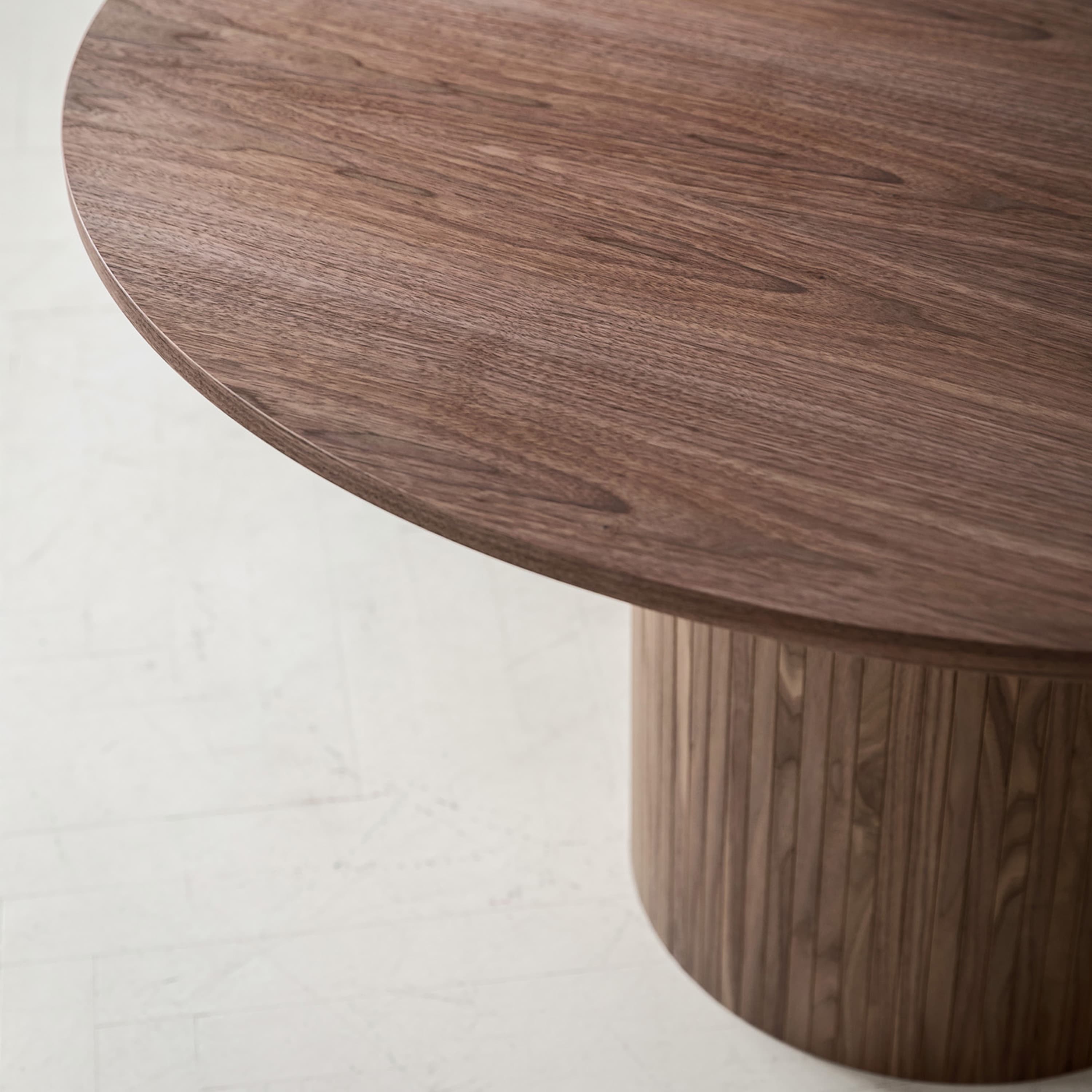 Adele Matbord Valnöt Ø130